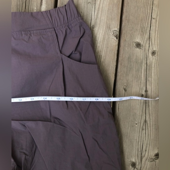 Mountain hardware purple cropped outdoor pants 3/4 length size m hiking - Picture 5 of 7